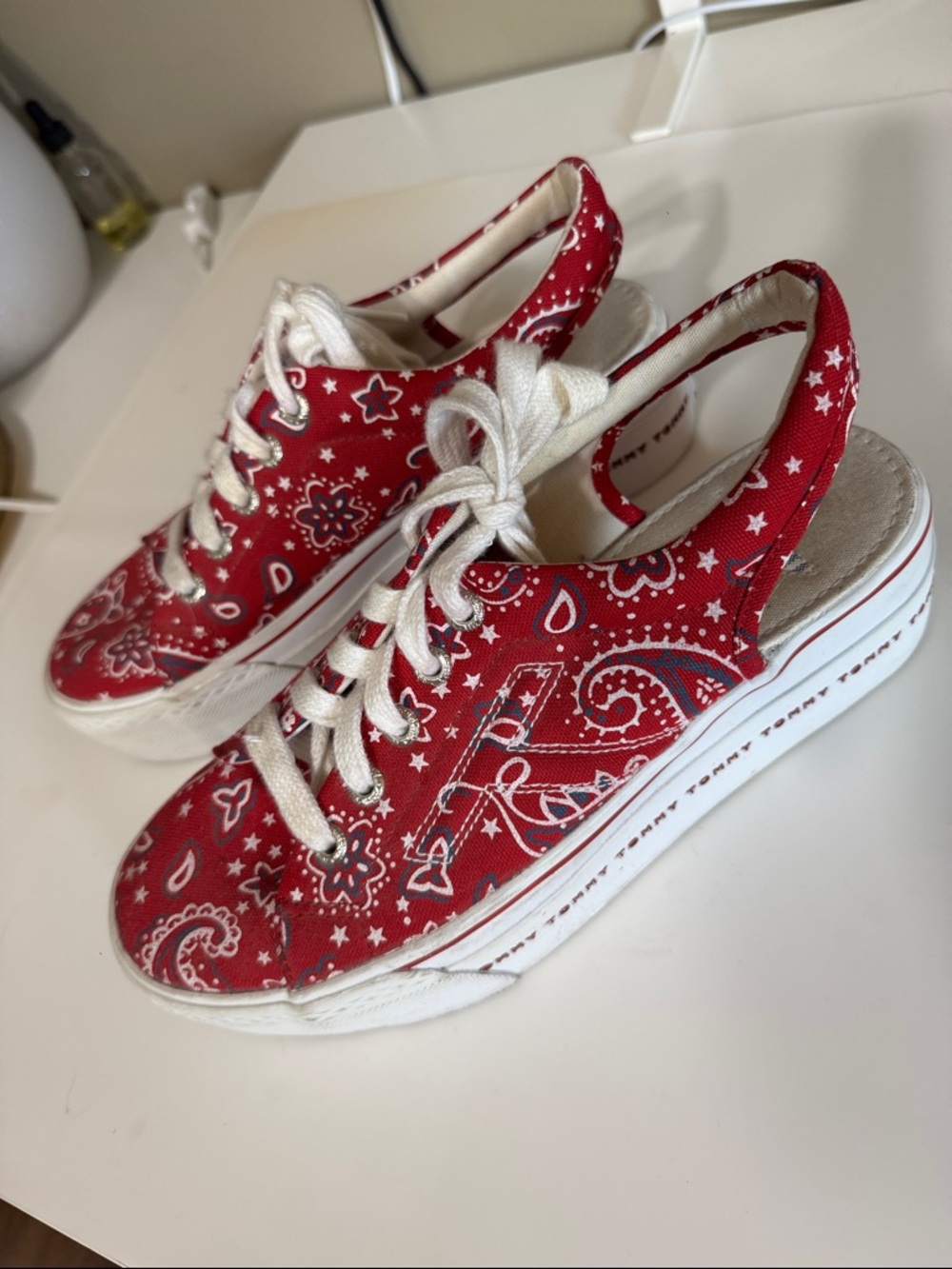 Women's Red Bandana Print Lace-Up Slingback Sneakers